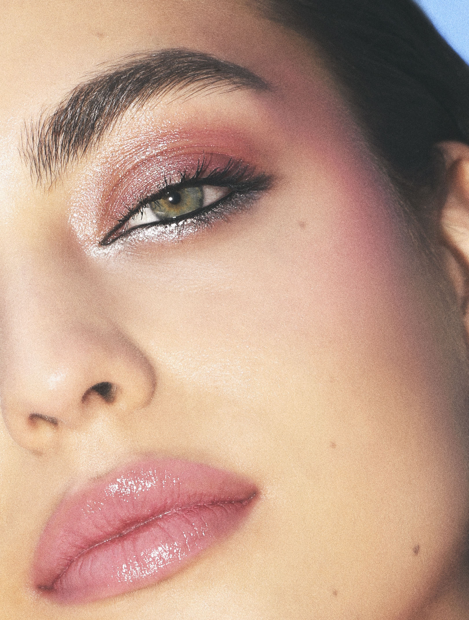 YVES SAINT LAURENT BEAUTY