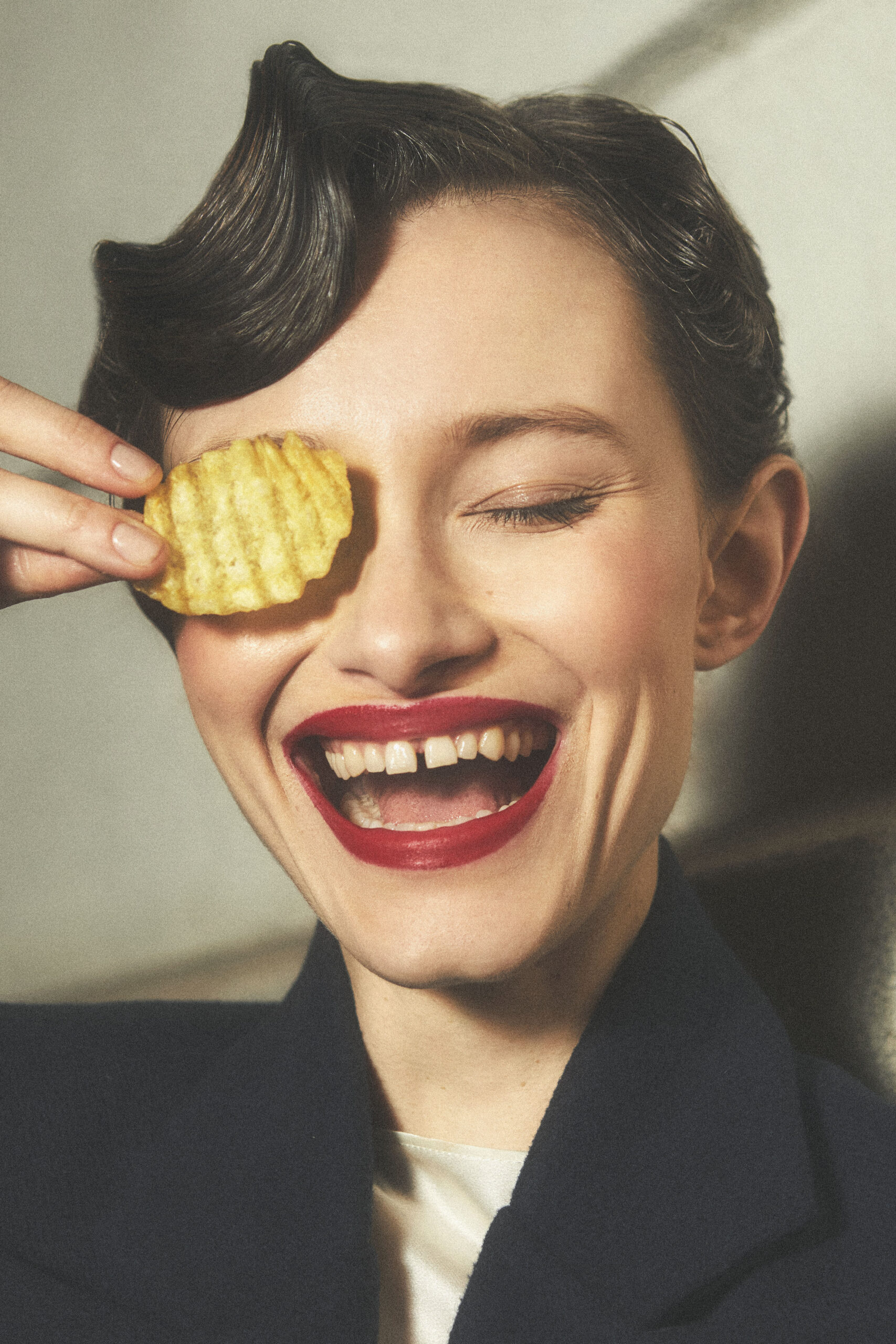 VOGUE LAYS BEAUTY
